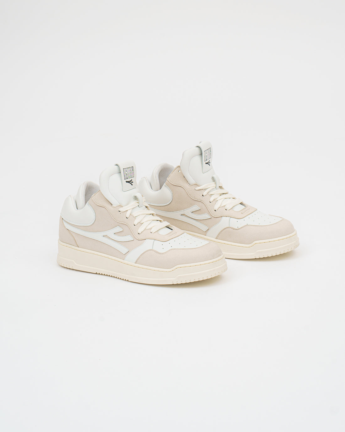 Cosmos - Sneakers in Beige